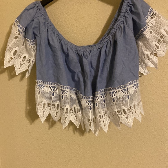 Blue off shoulder lace crop top - Picture 2 of 4